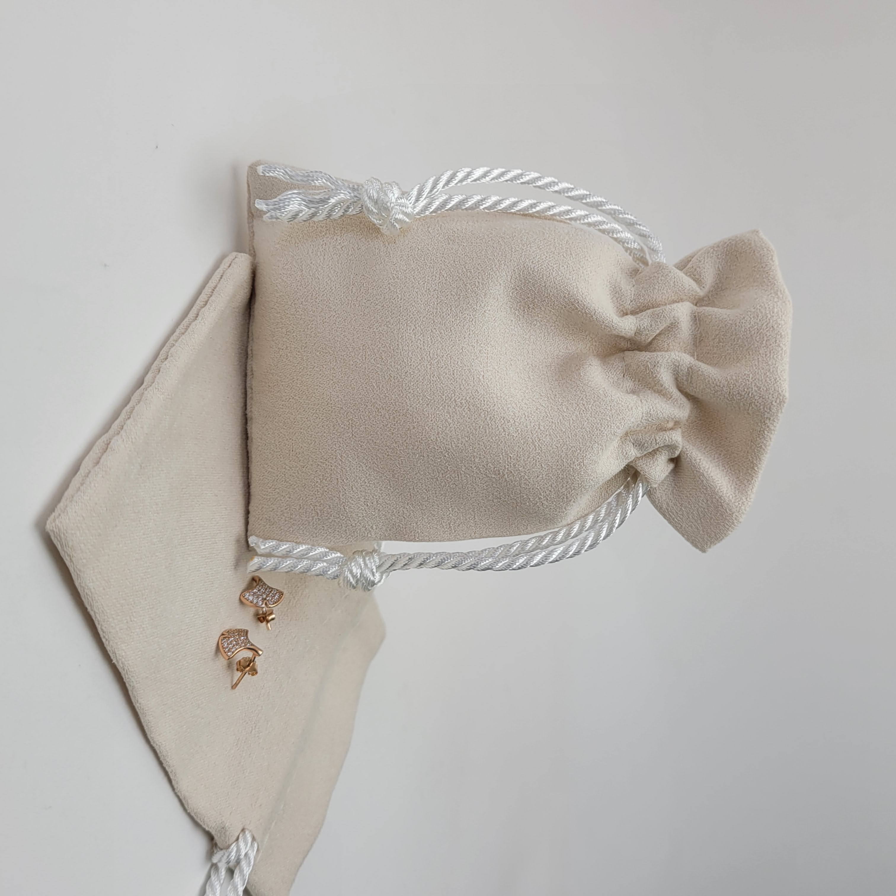 Beige suede gift bag, free delivery, recyclable velvet flannel packaging bag, watch glasses necklace jewelry dust bag